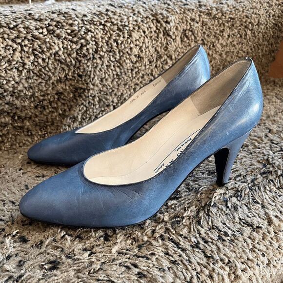 Vintage Bruno Magli Italy Slate Blue Pumps 38.5 / US 8 Leather Heels Blue Soles - Picture 14 of 16